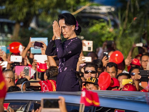 آنگ سان سوچی در سنگاپور هم سکوت کرد