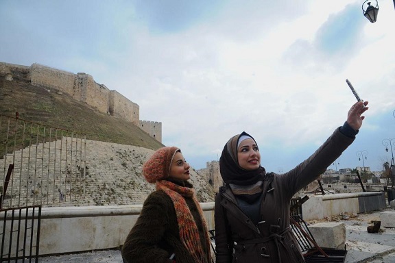 ورود آرام شادی به قلعه تاریخی حلب
