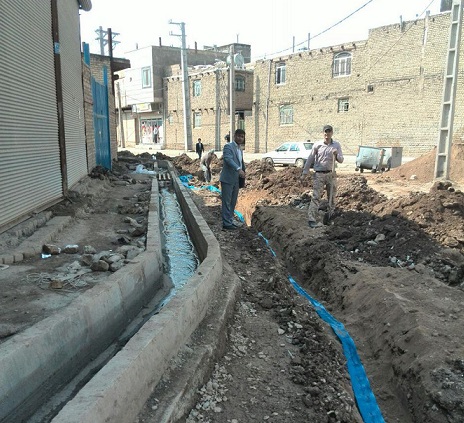 بازسازی ۳۰۰۰ متر شبکه آبرسانی فرون‌آباد شهرستان پاکدشت