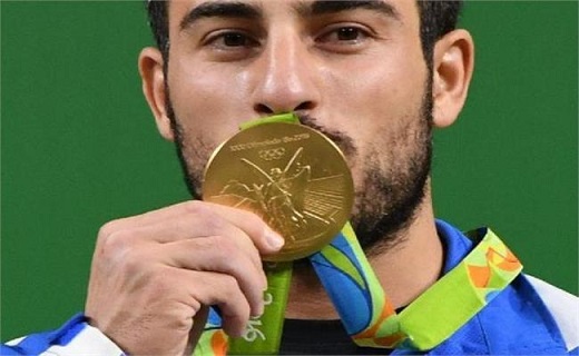 کیانوش رستمی مدال طلای المپیک خود را جهت کمک به زلزله‌زدگان به حراج می گذارد