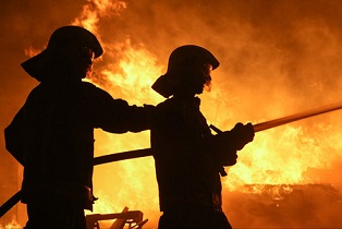 آتش‌سوزی در دو شعبه بانکی و اعتباری در اهواز