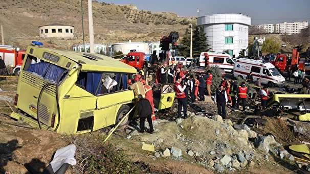 تعداد جان باختگان حادثه واژگونی اتوبوس ۱۰ نفر شد