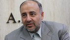 خودروسازان خودرویی برای تحویل به مردم ندارند