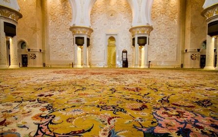 بزرگترین فرش دستباف ایران در مسجد شیخ زاید در ابوظبی امارات
