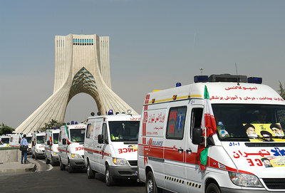 استقرار آمبولانس های اورژانس در مسیرهای راهپیمایی 22 بهمن