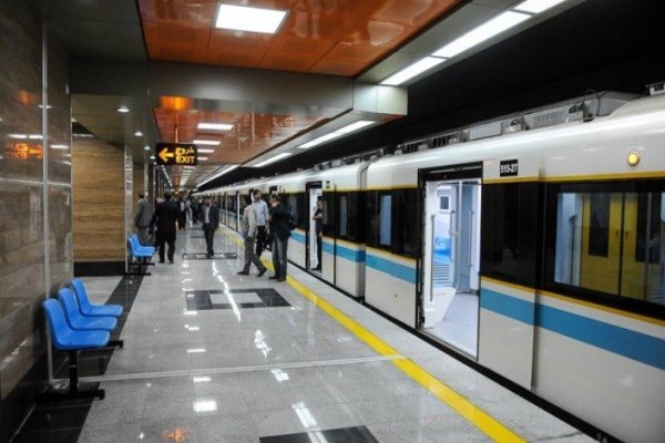 خدمات دهی رایگان مترو به دانش آموزان و دانشجویان در روز اول مهر