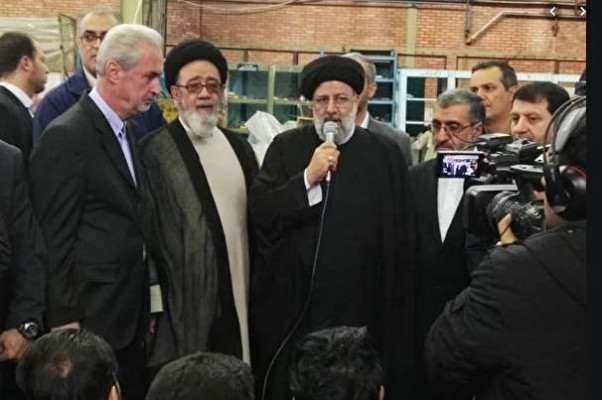 آیت الله رییسی: فساد چوبی لای چرخ تولید است