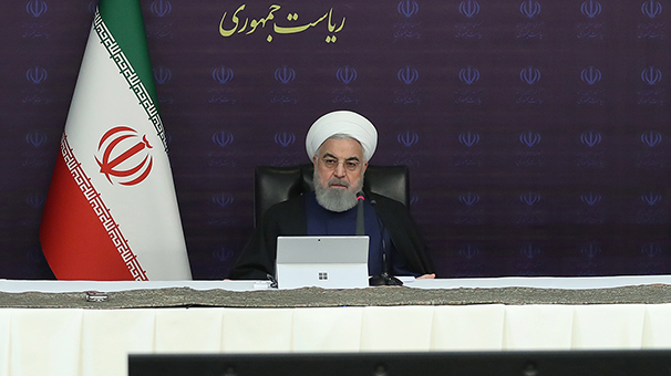 روحانی:یکی ازراه‌های مهار تورم حضورمردم در بورس است