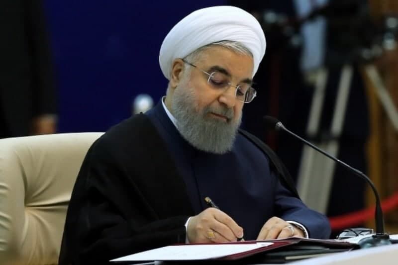 روحانی: ارتش ایران ارتش انقلاب است و باید از ارزشها و رای ها دفاع کند