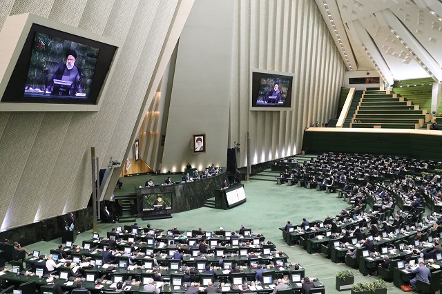 رأی مثبت مجلس به بررسی اولویت دار طرح انتقال آب دریای عمان