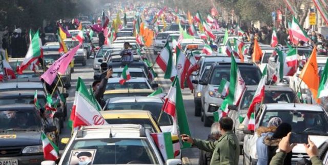 چهل و سومین جشن ایستادگی با حضور پرشور مردم ایران