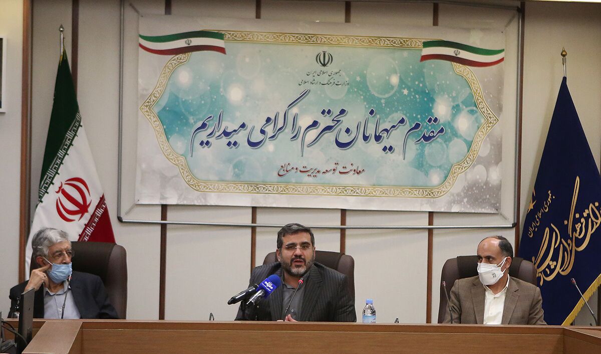 وزیر فرهنگ و ارشاد اسلامی: زبان فارسی مظهر غرور ملی است