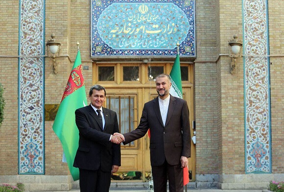وزیران امور خارجه ایران و ترکمنستان باهم دیدار کردند