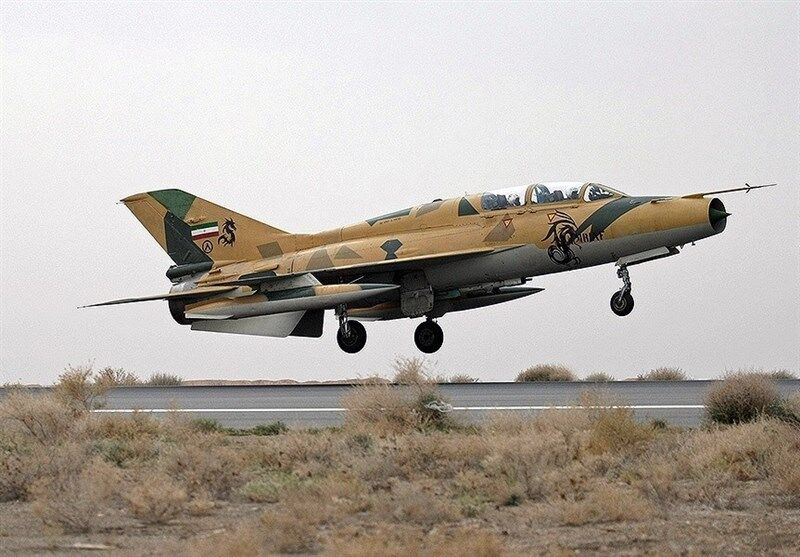 سقوط یک فروند هواپیمای جنگنده در اصفهان