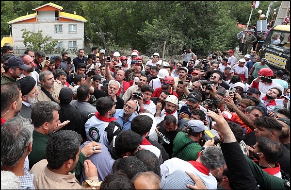 حضور رئیس جمهور در مناطق سیل‌زده فیروزکوه