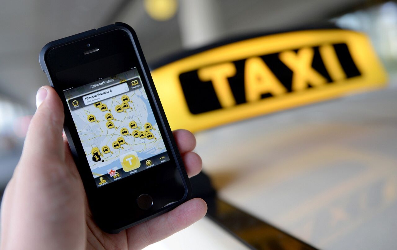 عزیمت حدود ۵۰ هزار زائر اربعین با استفاده از تاکسی‌های اینترنتی