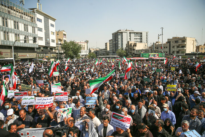 راهپیمایی مردم تهران در محکومیت اغتشاشات و هتاکی به ساحت مقدسات