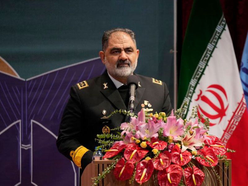 دریادار ایرانی: آمادگی کاملی در جهت حمایت و همکاری با نخبگان داریم