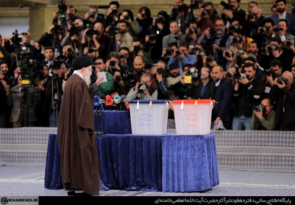 رهبر انقلاب: چشم دنیا به انتخابات ایران است