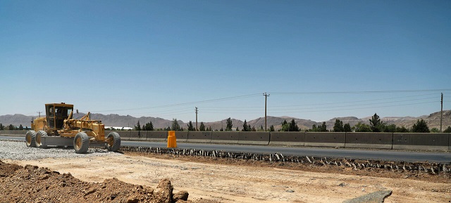بهره‌برداری و آغاز اجرای ۵۰ کیلومتر راه بین‌شهری و ۴۰ کیلومتر خطوط ریلی در خوزستان