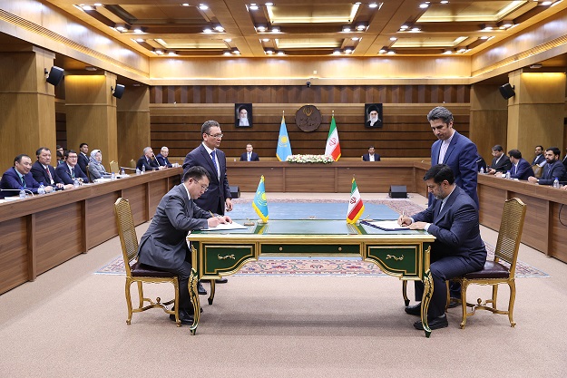 امضای ۵ یادداشت تفاهم و یک توافقنامه همکاری میان ایران و قزاقستان