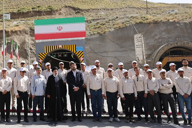 افتتاح قطعه دوم آزاد راه تهران-شمال نمادتوانایی و خودباوری ملت ایران است