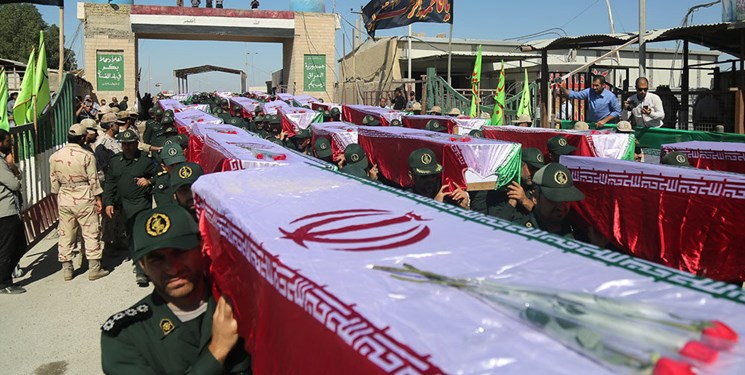 پیکر مطهر ۱۸ شهید دفاع مقدس به آغوش وطن بازگشت