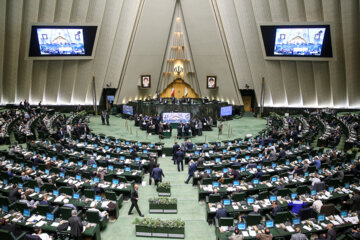 بررسی لایحه عفاف و حجاب در دستور کار صحن علنی مجلس قرار گرفت