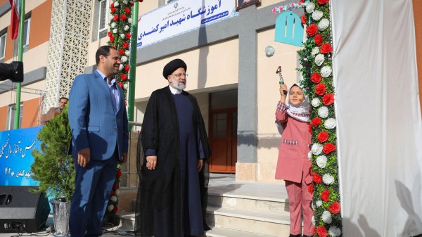 سال تحصیلی جدید با شعار مدرسه قوی، ایران قوی آغاز شد