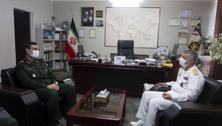 مدافعان نیروی دریایی ارتش و سپاه موجب ناکامی توطئه دشمنان شدند