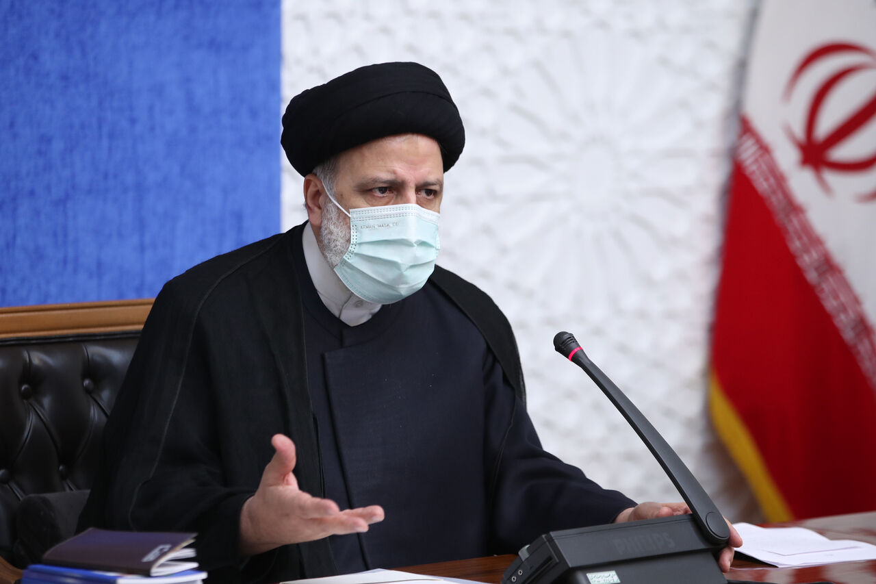 رئیسی: دولت به سفرهای استانی و ارتباط بی‌واسطه با مردم ادامه می‌دهد