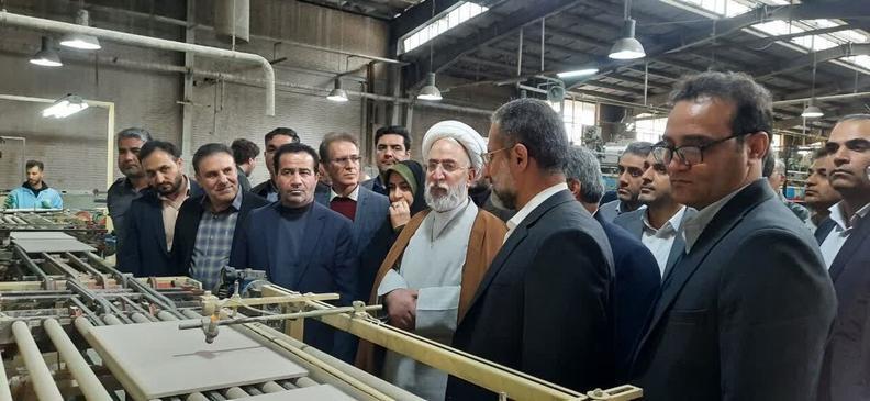 راه‌اندازی مجدد کارخانه سامان کاشی بروجرد پس از ۸ سال تعطیلی