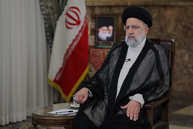 ایران قوی می‌تواند سایه جنگ را از سر کشور بردارد
