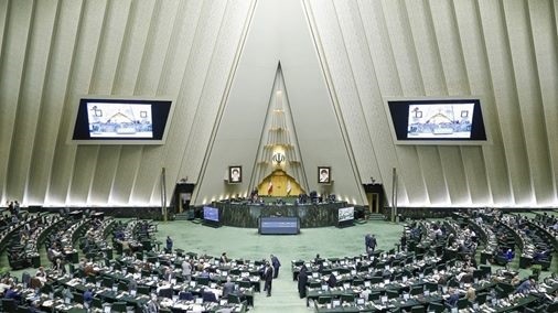 حقوق کارکنان دولت در سال آینده ۲۰ درصد افزایش می‌یابد