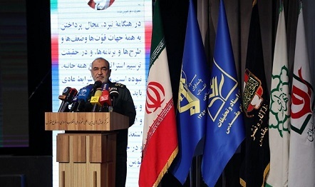 سرلشکر سلامی: از امنیت و استقلال کشور قاطعانه حفاظت می‌کنیم
