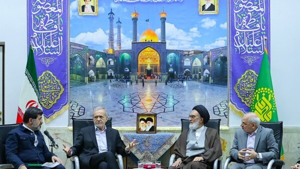 تمامی ادارات باید به پنل‌های خورشیدی مجهز شوند