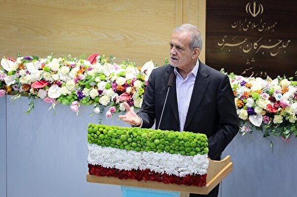 پزشکیان: حاکمیت باید با همه مردم بر اساس حق و عدالت برخورد کند