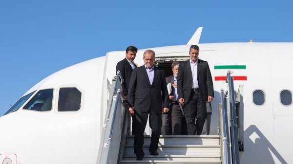 رئیس جمهور پزشکیان وارد مشهد مقدس شد