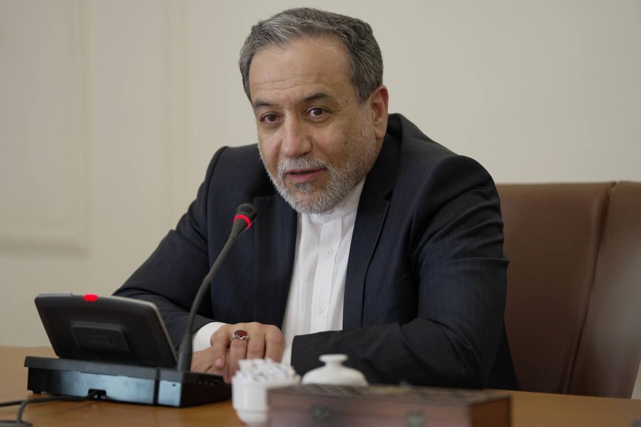 عراقچی: مقام معظم رهبری تکلیف را روشن کردند