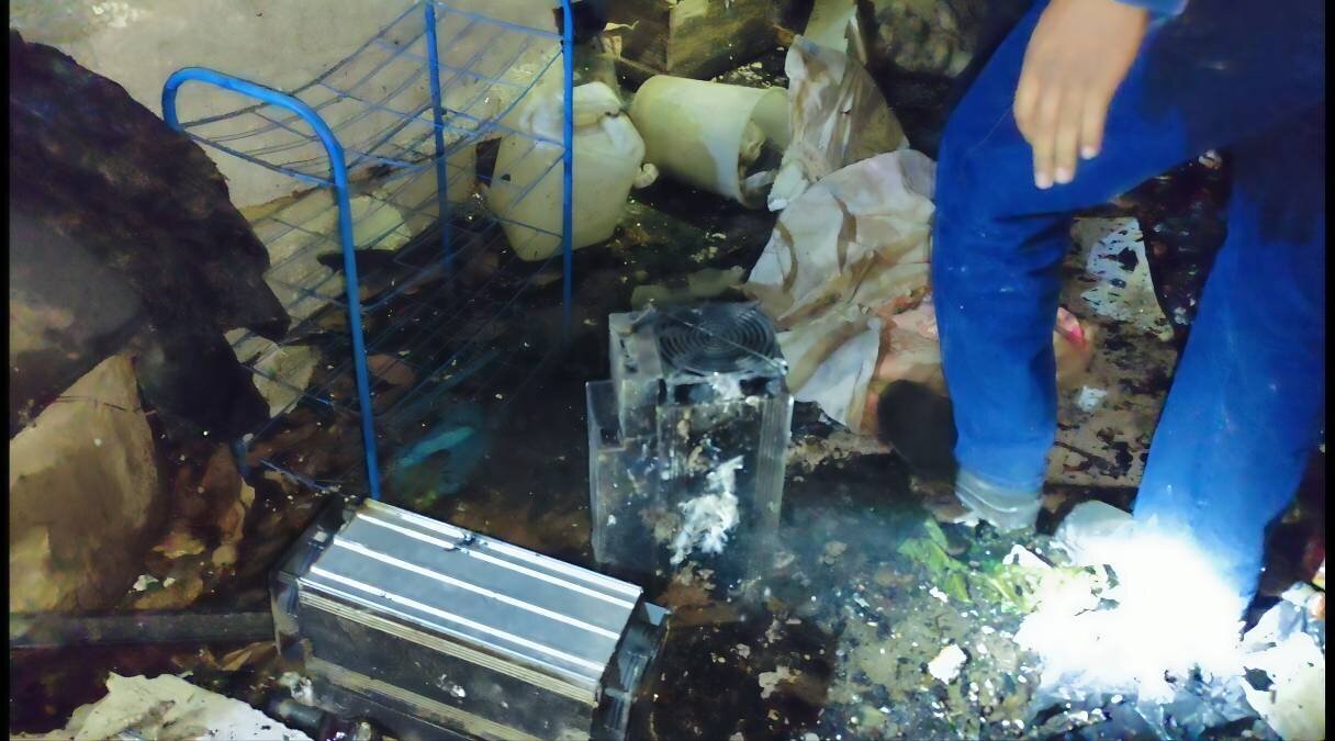 ماینرهای غیرمجاز ساختمان ۴ طبقه را به آتش کشیدند