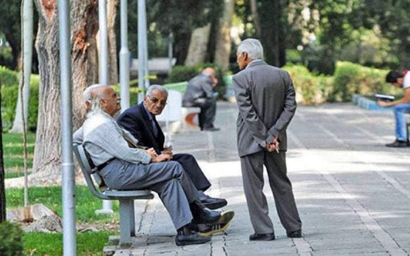 واریز حقوق مستمری بگیران و بازنشستگان یکی از بانک ها به سایر حسابهای آنها