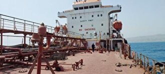 یک کشتی نفتکش خارجی به اتهام حمل ۲ میلیون لیتر سوخت قاچاق در دریای عمان توقیف شد
