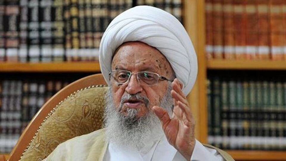 آیت‌الله مکارم شیرازی: تهدیدکننده رهبری و مرجعیت حکم محارب دارد