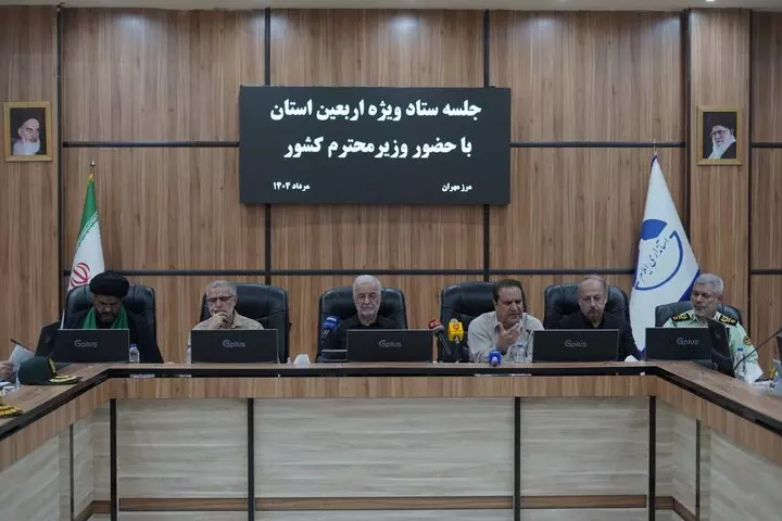 وزیر کشور: روزانه ۲۰۰ هزار زائر از مرز مهران تردد می‌کنند