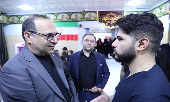 بازدید رئیس دانشگاه علوم پزشکی ایران از موکب‌های درمانی شهید همدانی در کربلا