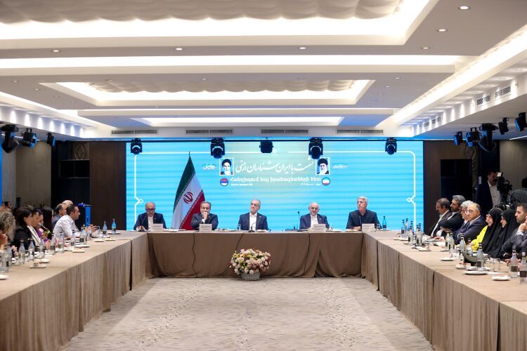 رئیس جمهور: ارمنی‌ها در جامعه ایران بسیار خوشنام، محبوب و عزیز هستند