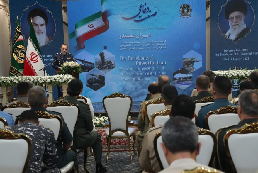 صنعت دفاعى ایران در راستاى تامين امنيت ملى در برابر طمع وتهديد دشمنان است