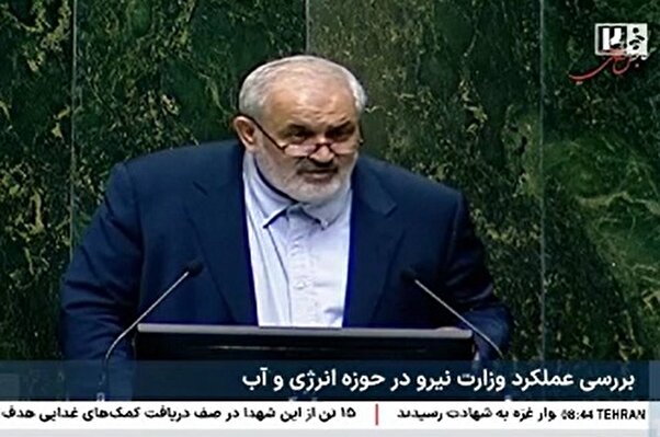 وزارت نیرو برای غلبه بر چالشهای بخش آب و برق برنامه و راه حل دارد / مادر همه مشکلات در صنعت آب و برق مشکل اقتصادی است