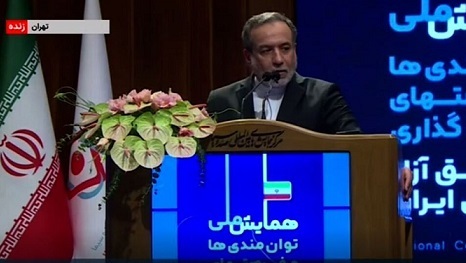 وزارت خارجه مأموریت خود را انجام می‌دهد اما دیگران هم نباید از مأموریت‌های خود غفلت کنند