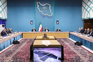 پزشکیان: نباید هیچ تعللی در ترخیص پنل‌های خورشیدی از گمرک صورت گیرد